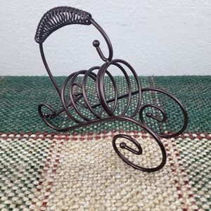 Vintage Scroll Metal Wine Rack: Small  1-bottle Holder